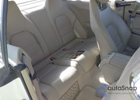 2012 Mercedes-Benz E 350 z USA, uszkodzony, nr VIN WDDKJ5KB2CF135912